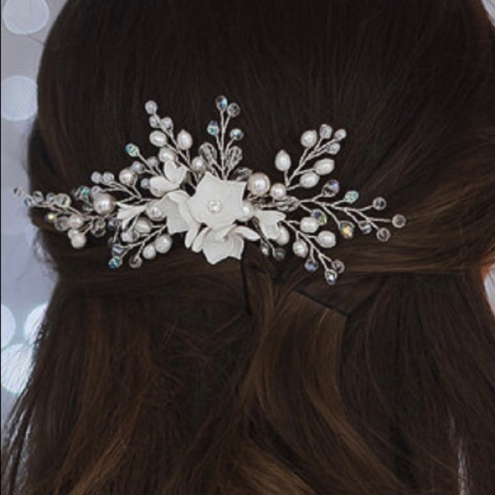 Bridal hair piece, ivory pearls with flowers